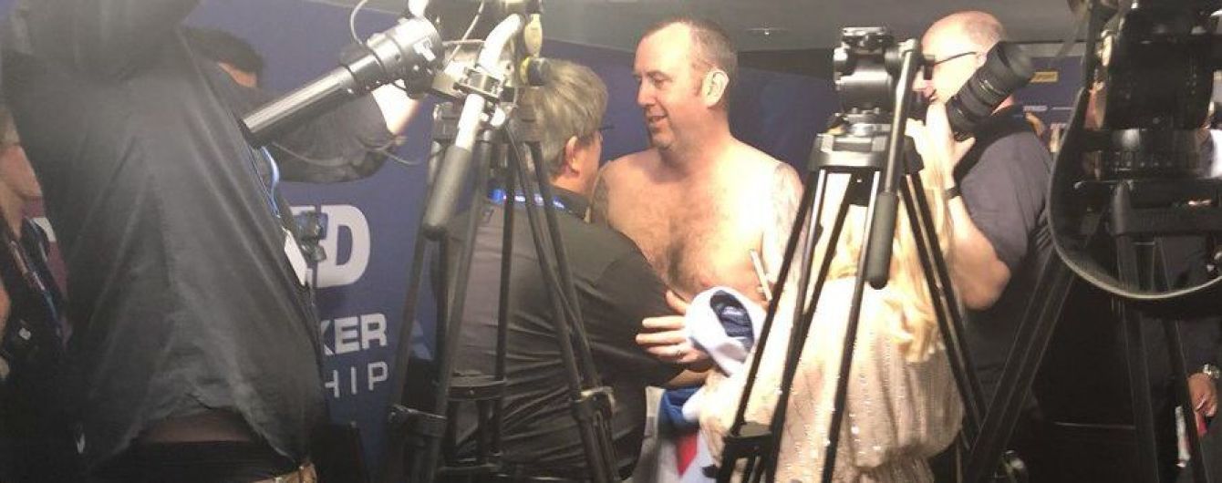 Чемпіон світу з більярду прийшов голим на прес-конференцію