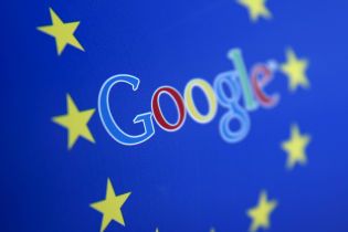 Google, Facebook и Twitter договорились о борьбе с фейковыми новостями в ЕС