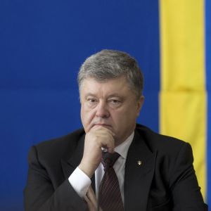 Война, борьба с коррупцией и уровень жизни. Порошенко рассказал, чего властям не удалось достичь