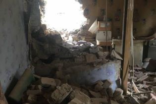 Боевики обстреляли жилые улицы села на Донбассе. Десятки домов повреждены