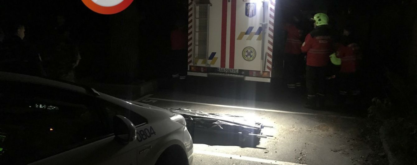 В Киеве девушка упала с 25 этажа во время свидания с парнем