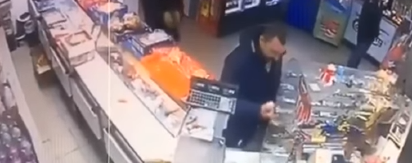 Суд виніс вирок сину нардепа Попова, який грабував магазин з товаришем