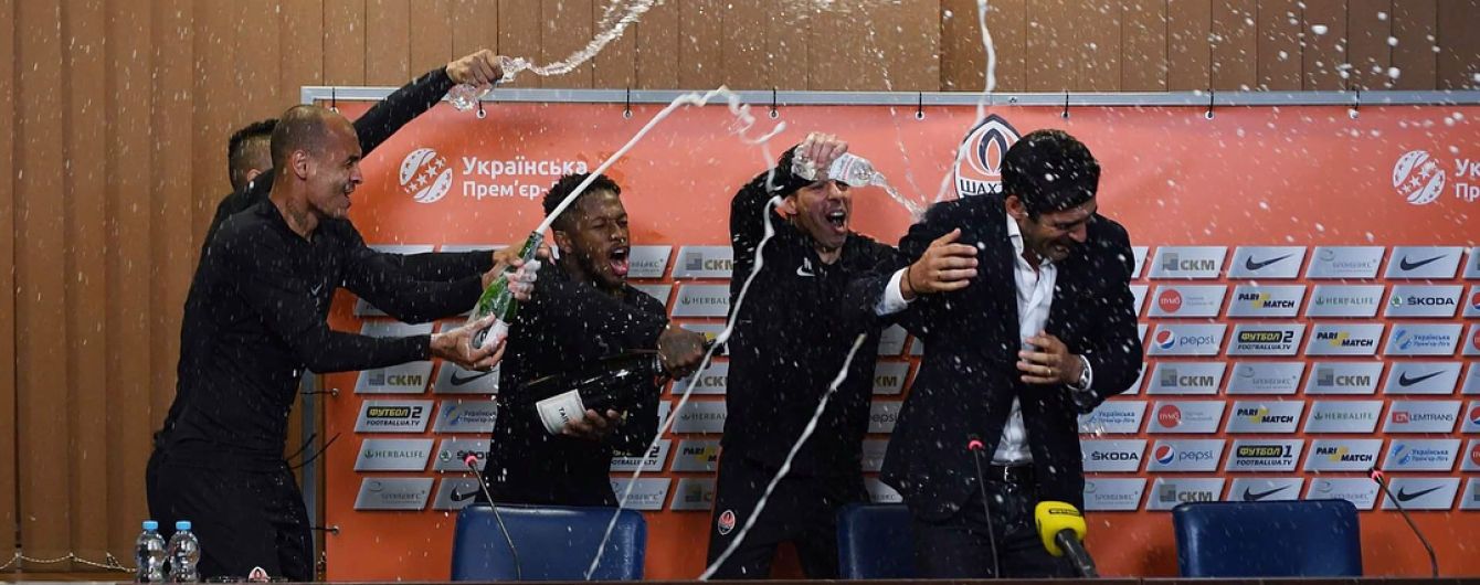 Зірвана прес-конференція і танці в роздягальні. Як "Шахтар" святкував чемпіонство
