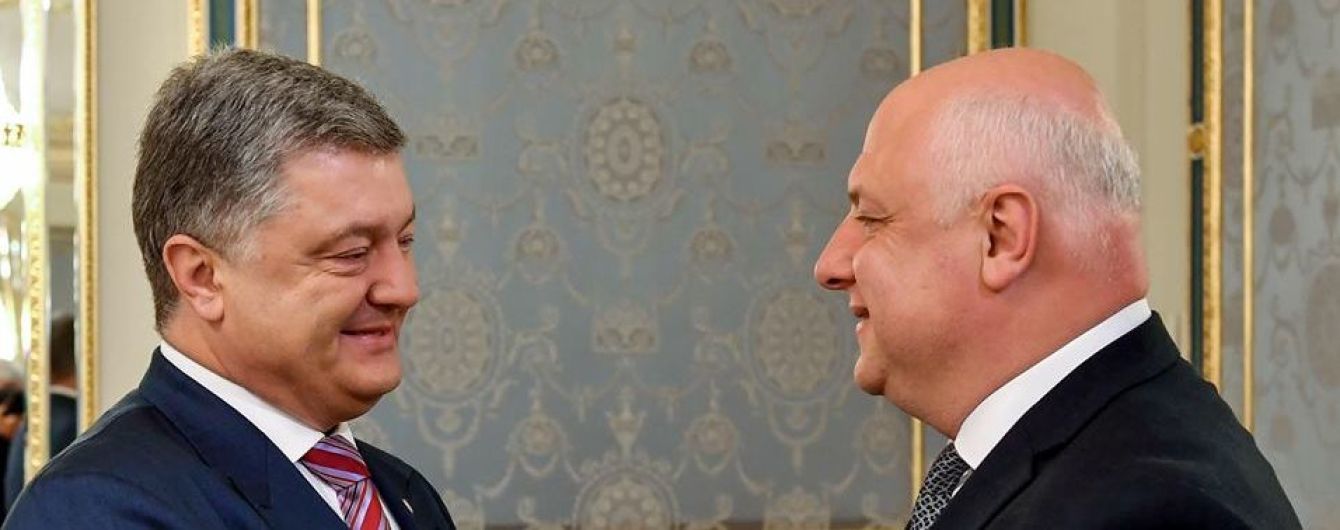 Порошенко предложил странам ЕС взять шефство над отдельными городами Донбасса