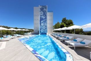 В этот сезон мы снова приглашаем Вас поселиться в отеле Iberostar Grand Hotel Portals Nous