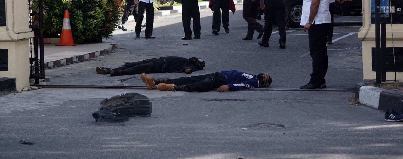 В Индонезии самураи напали на штаб полиции. Есть жертвы