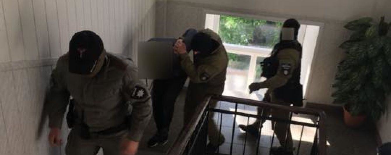 На Київщині знешкодили банду рекетирів, до складу якої входили правоохоронці