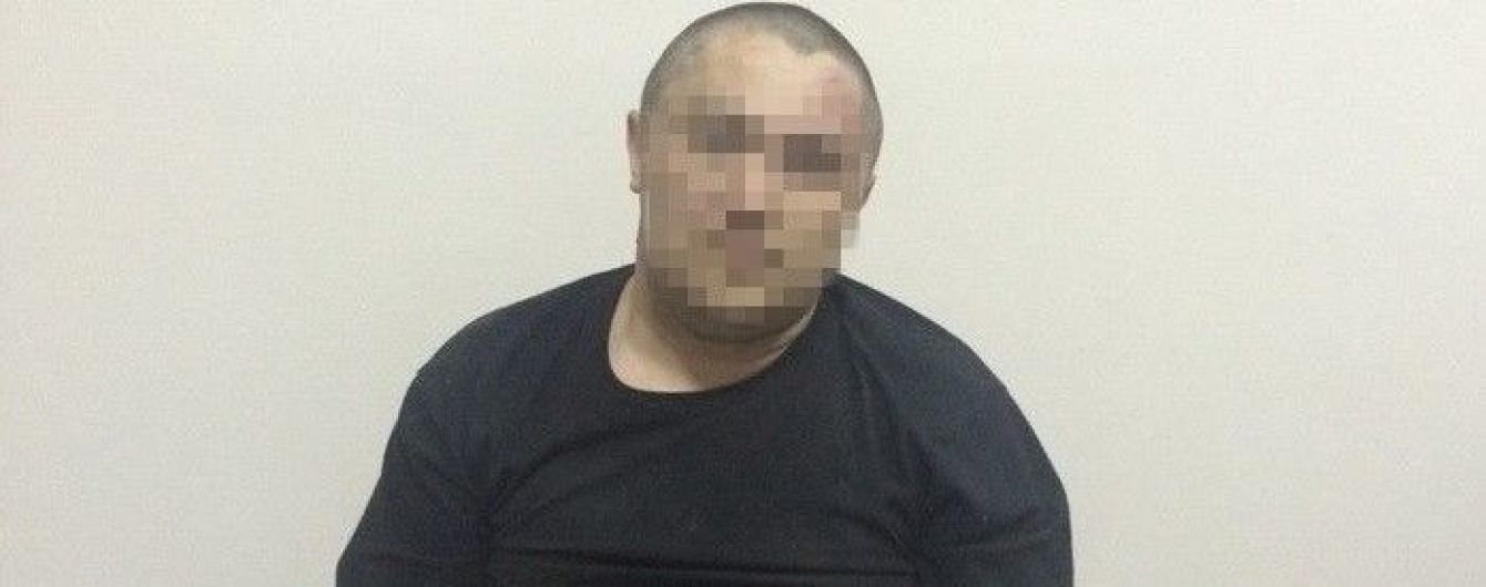 Штрикнув в око ручкою СБівцю та стрибнув у вікно: ТСН дізналась, як затримували підполковника-зрадника