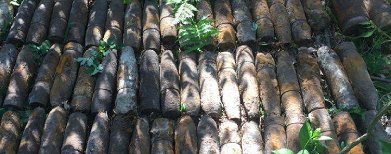 На столичному Святошині знайшли понад сто артилерійських снарядів часів Другої світової
