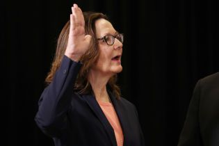 ЦРУ усилит сбор информации в отношении России и других "сложных стран"