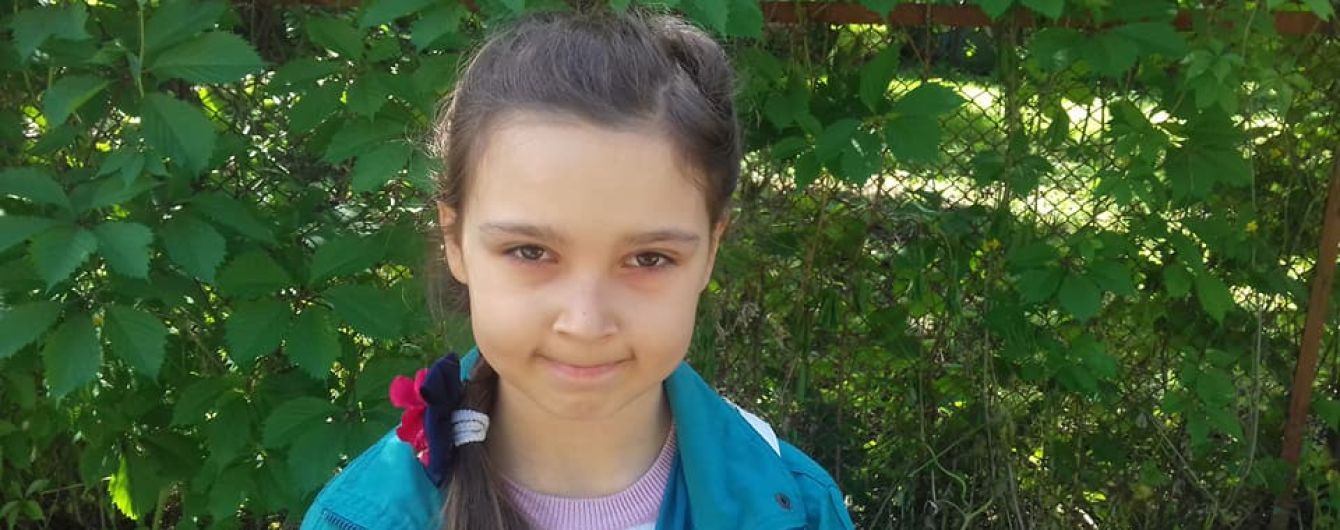 Негайної допомоги у лікуванні вкрай рідкісного захворювання потребує Анна