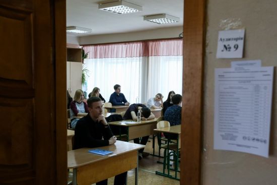 Абітурієнтам із окупованих територій Криму та Донбасу спростили вступ до 91 університету