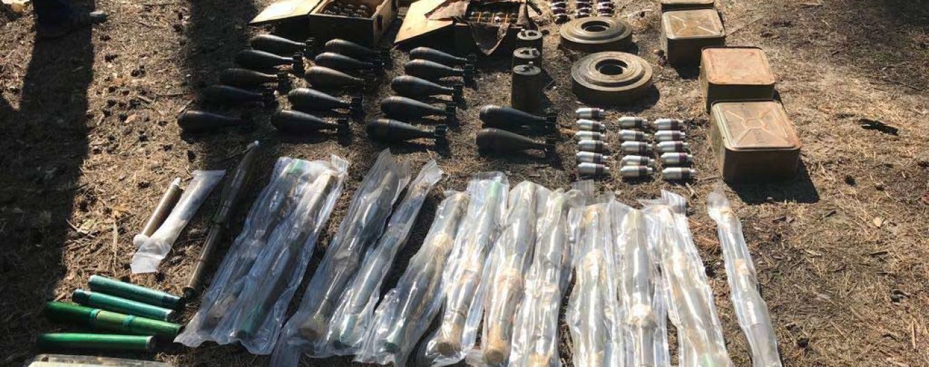 В Днепре обнаружили крупный схрон боеприпасов из зоны ООС