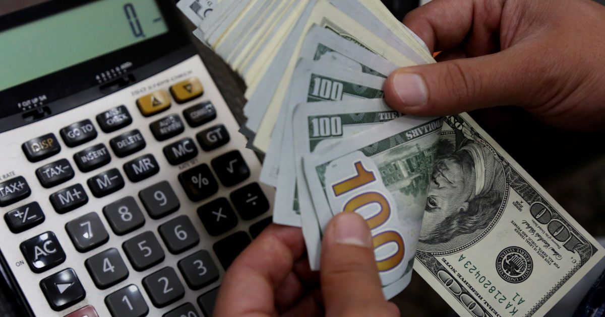 The Dollar In Exchanges Exceeded Psychological Rating Of 28 The Dollar In Exchanges Exceeded Psychological Rating Of 28 Hryvnia Nbu Prices Currency Also Rises Price Money