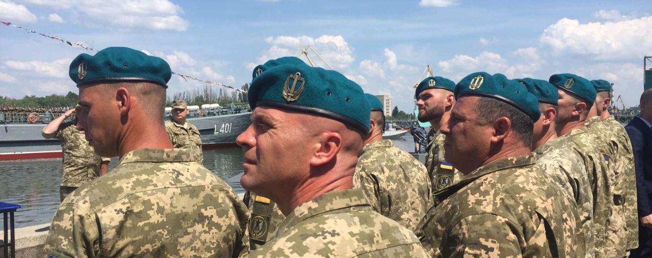 З лав ЗСУ виженуть двох морпіхів, які п’яними відлупцювали літнього волонтера у Миколаєві
