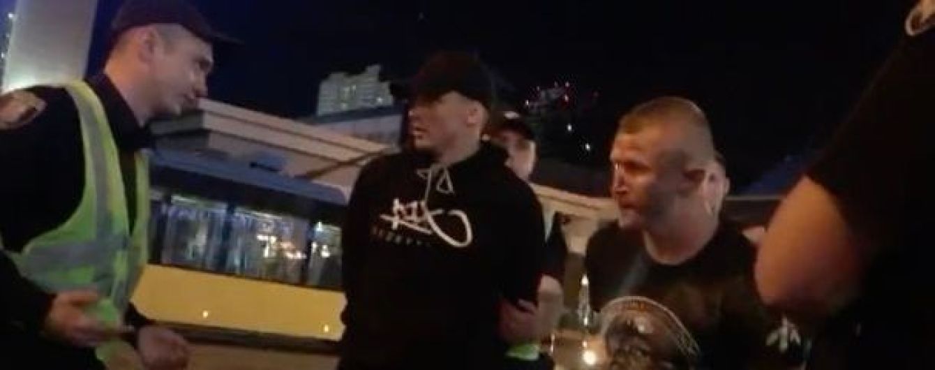 "Групове хуліганство". Поліція розпочала кримінальне провадження після нападу на фанатів "Ліверпуля"
