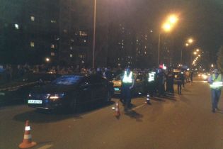 ДТП с загадочным кортежем в Киеве: мама водителя призналась, кого сопровождает ее сын-полицейский