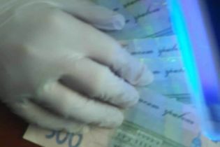 У Запоріжжі на хабарі погорів співробітник внутрішньої безпеки "Приватбанку"