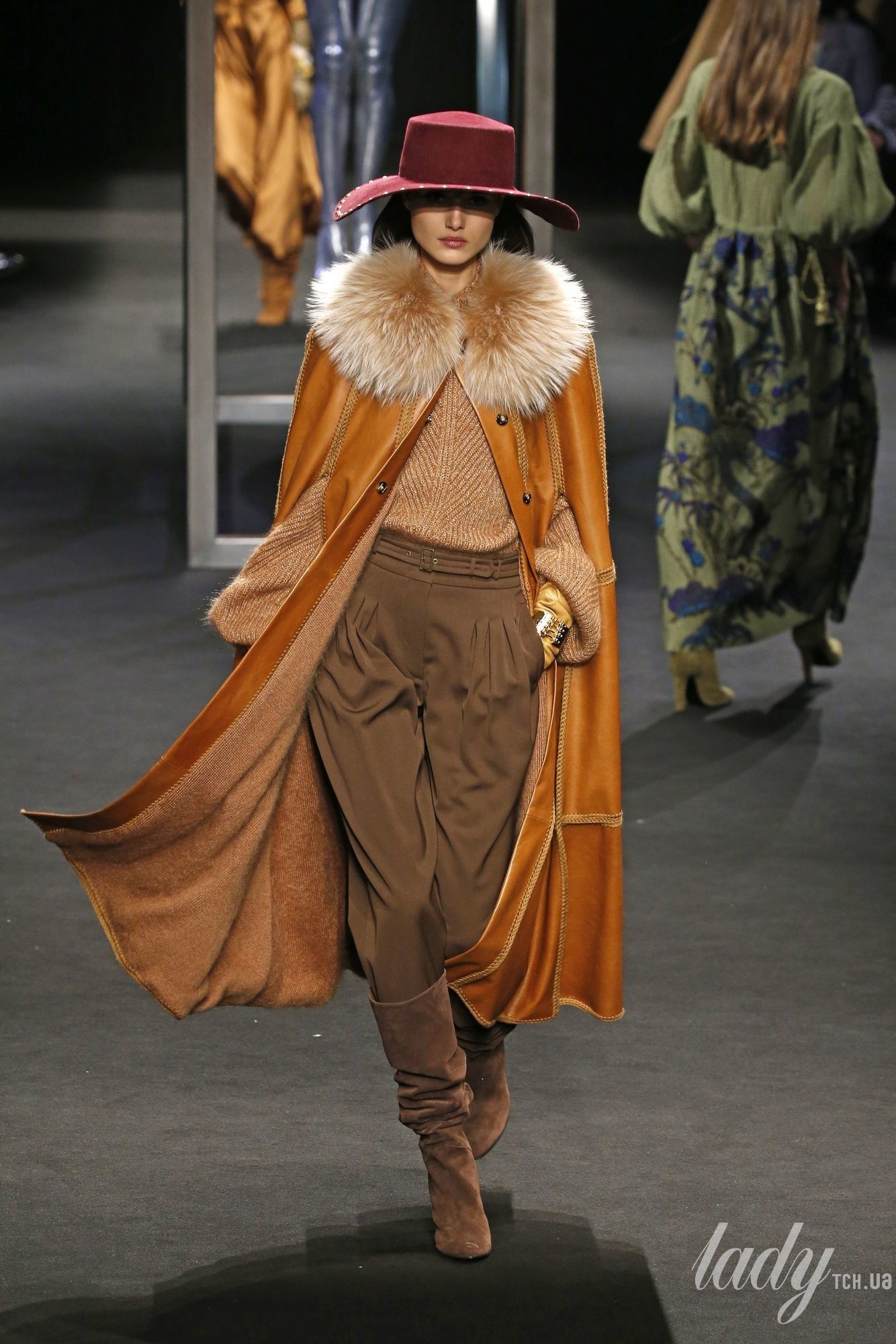 Коллекция Alberta Ferretti прет-а-порте сезона осень-зима 2018-2019_23