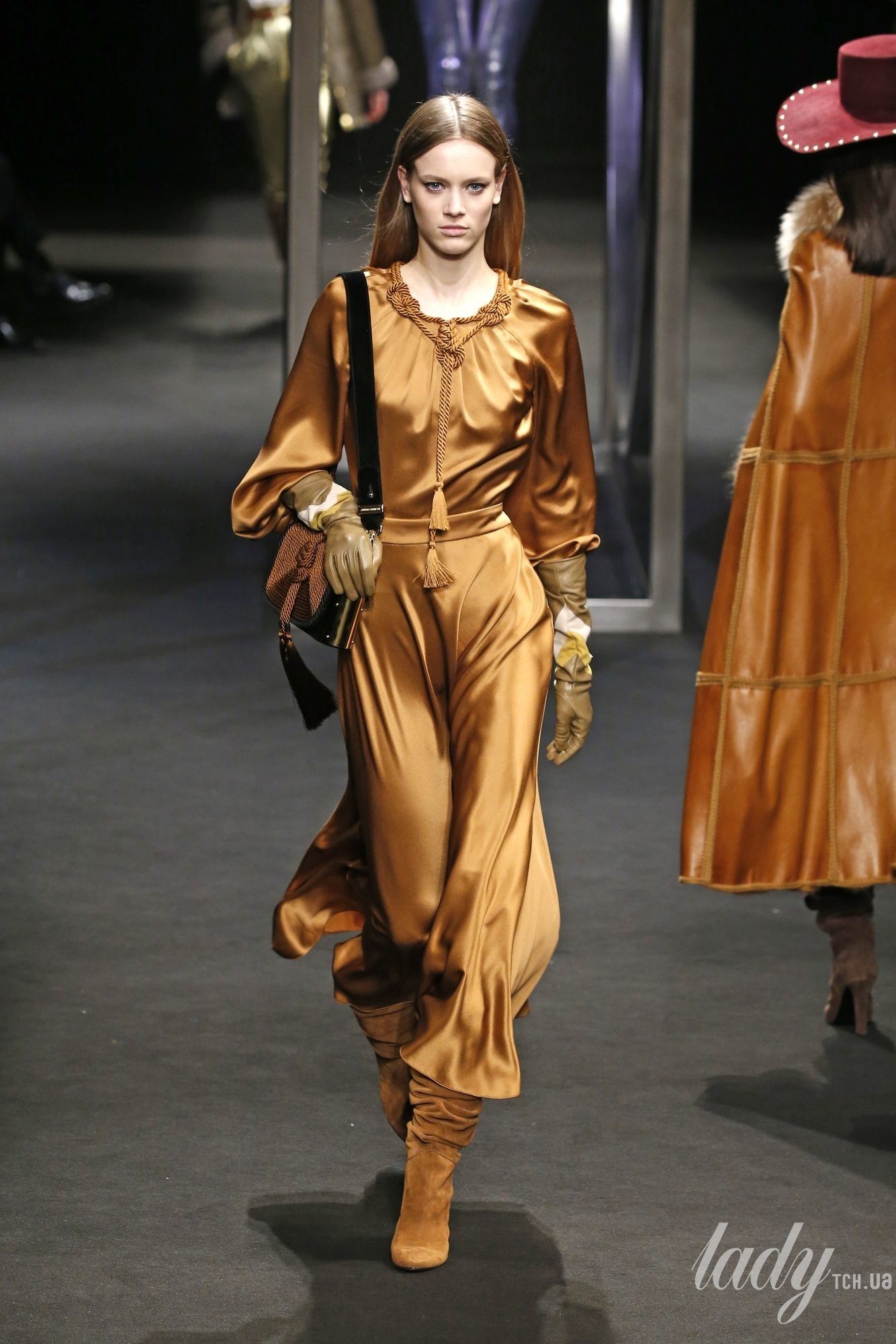 Коллекция Alberta Ferretti прет-а-порте сезона осень-зима 2018-2019_24