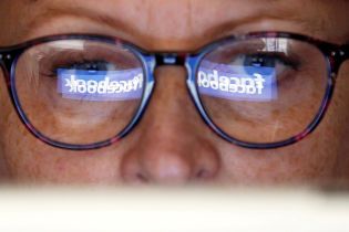 У Facebook призупинили співпрацю з російськими аналітиками, які пов’язані із Кремлем