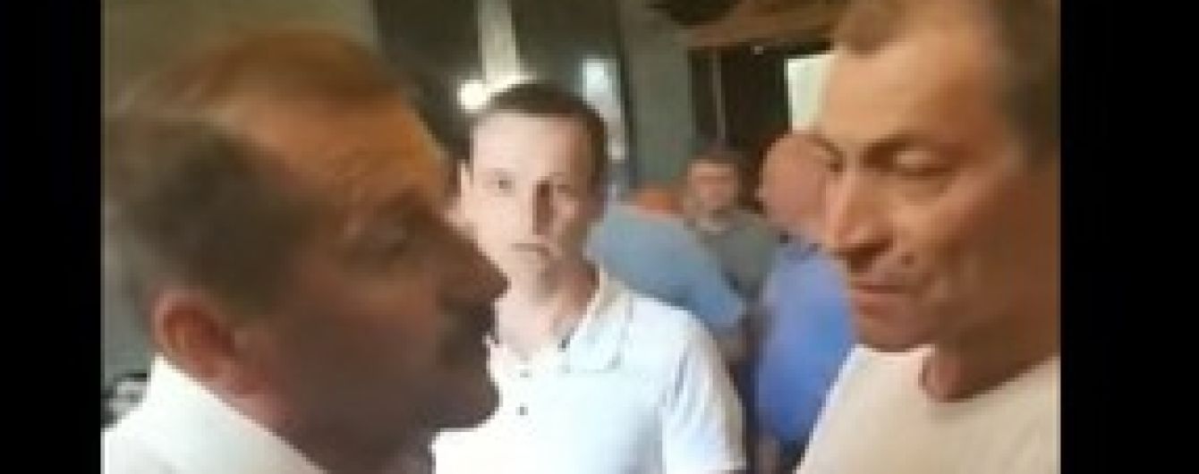 На Львівщині мер вдарив в обличчя активіста