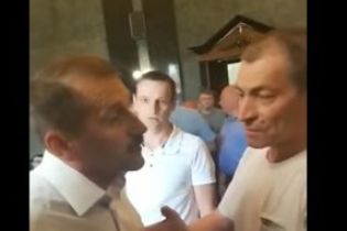 На Львівщині мер вдарив в обличчя активіста