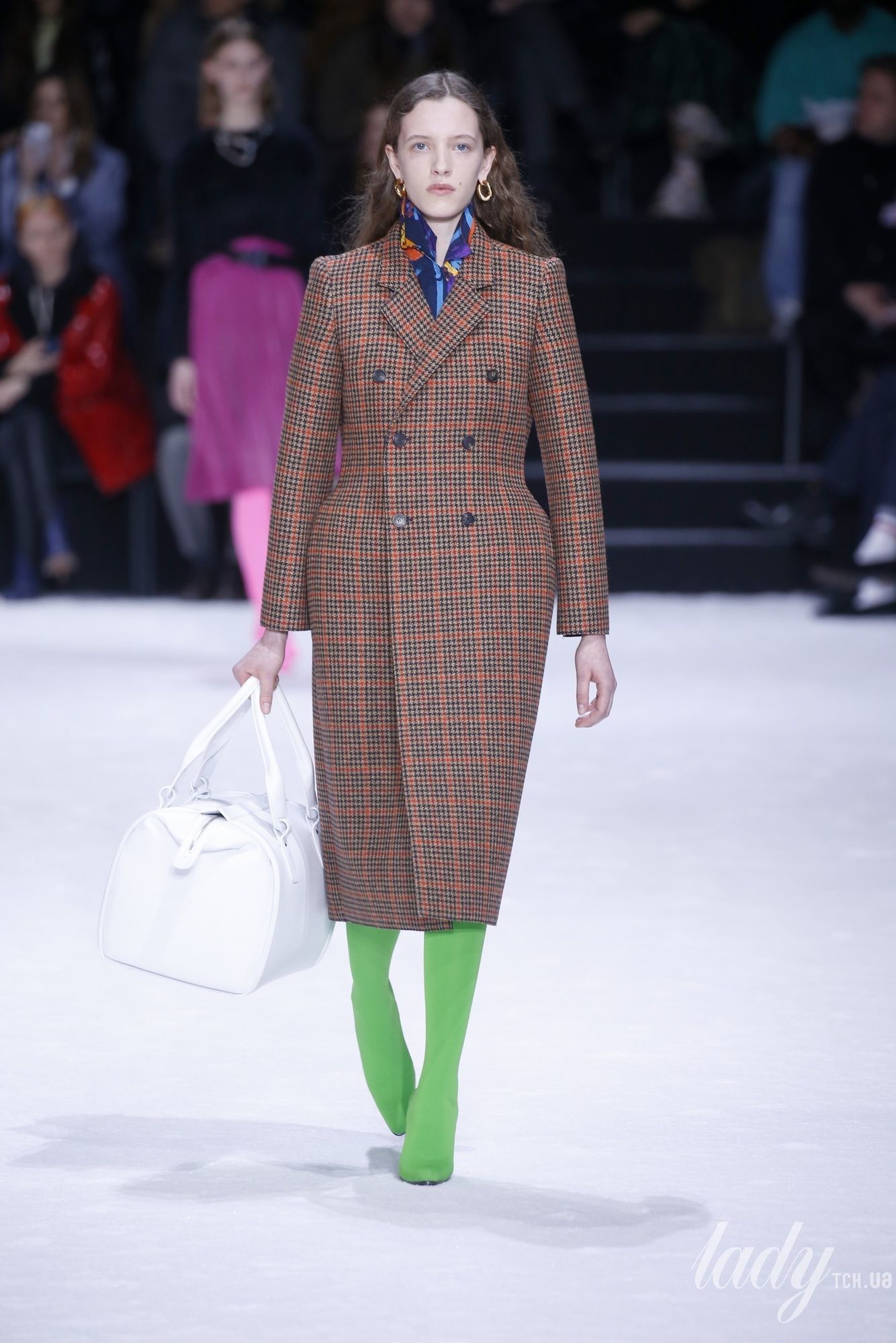 Коллекция Balenciaga прет-а-порте сезона осень-зима 2018-2019_23