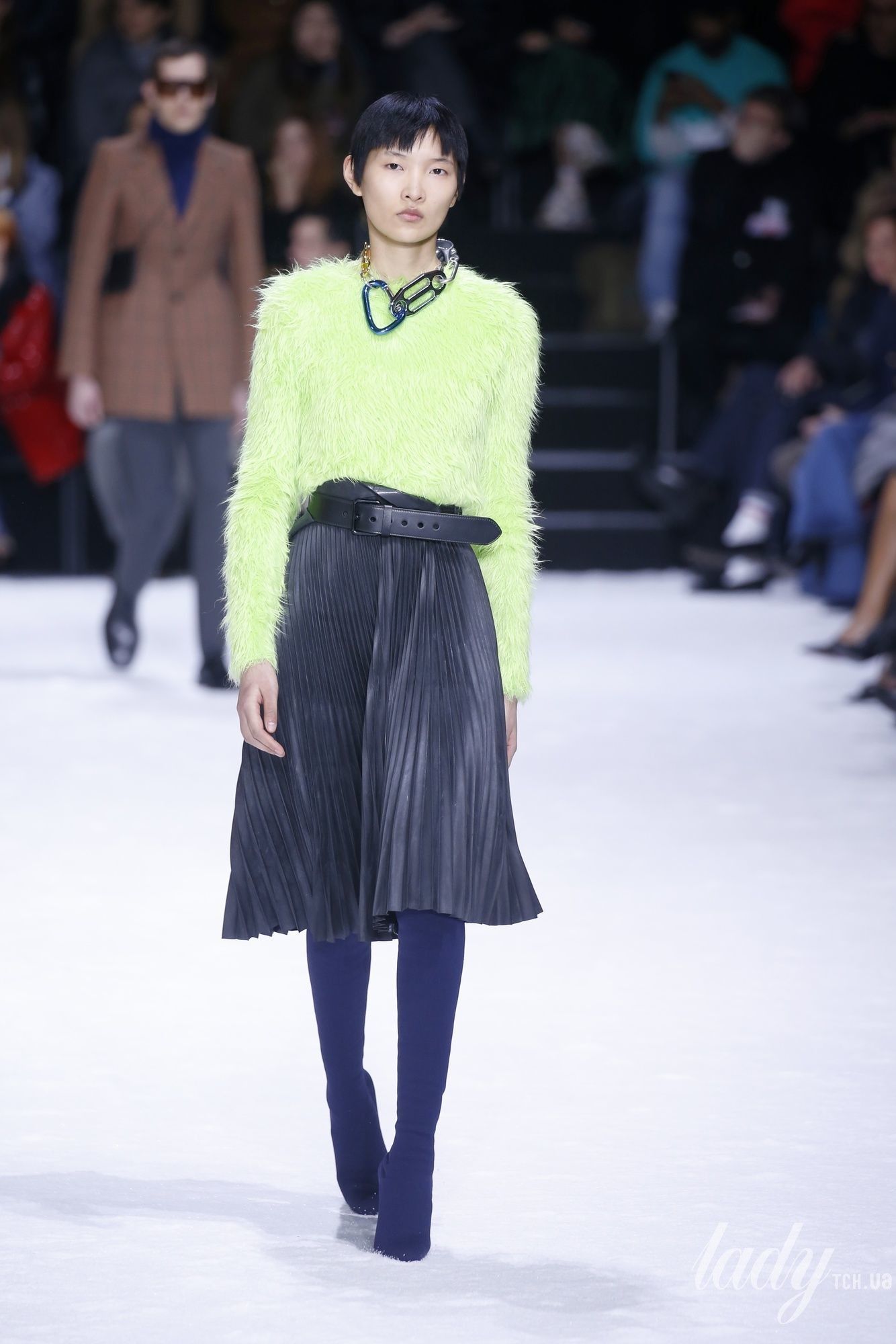 Коллекция Balenciaga прет-а-порте сезона осень-зима 2018-2019_21