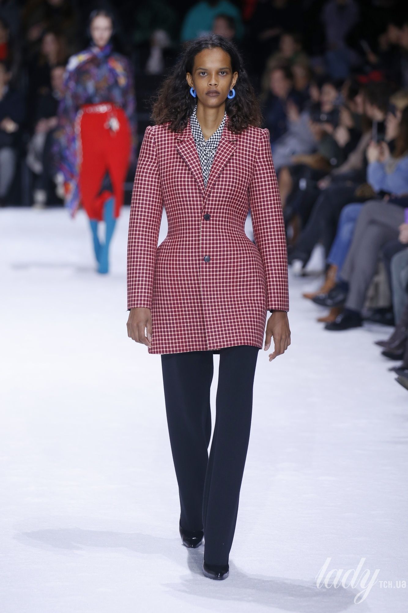 Коллекция Balenciaga прет-а-порте сезона осень-зима 2018-2019_28