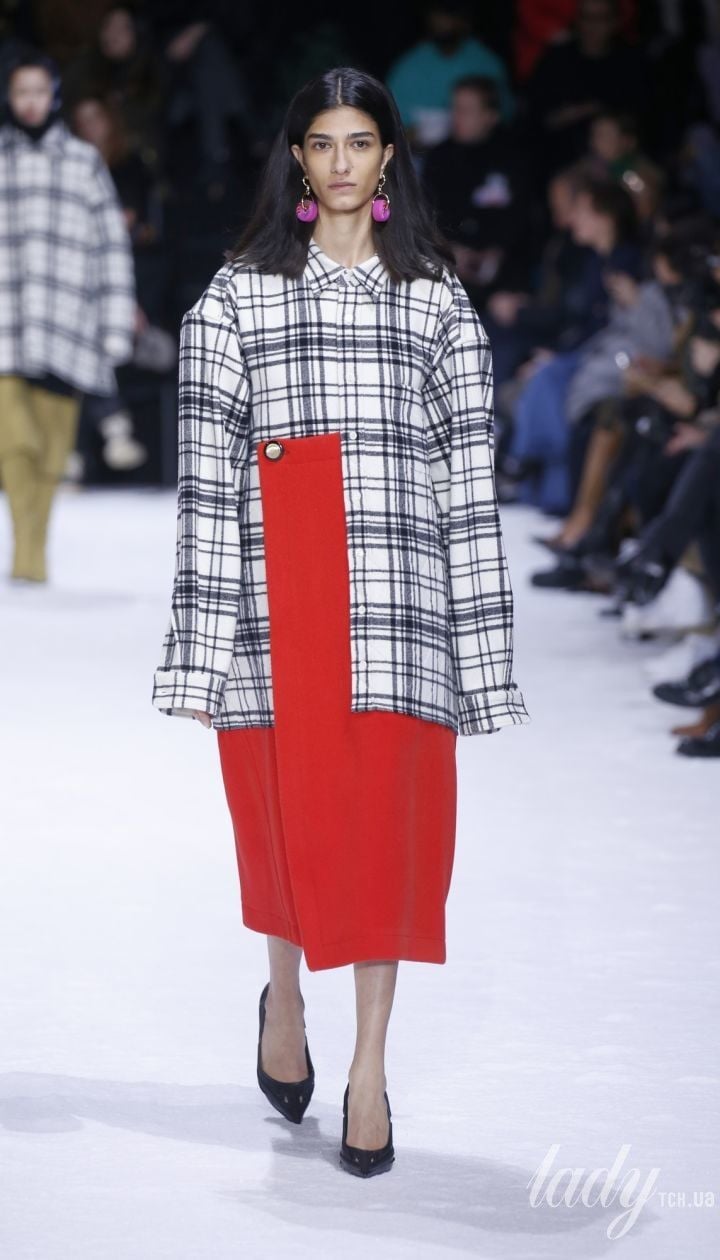   Balenciaga Pre-Port Collection Fall-Winter 2018-2019 