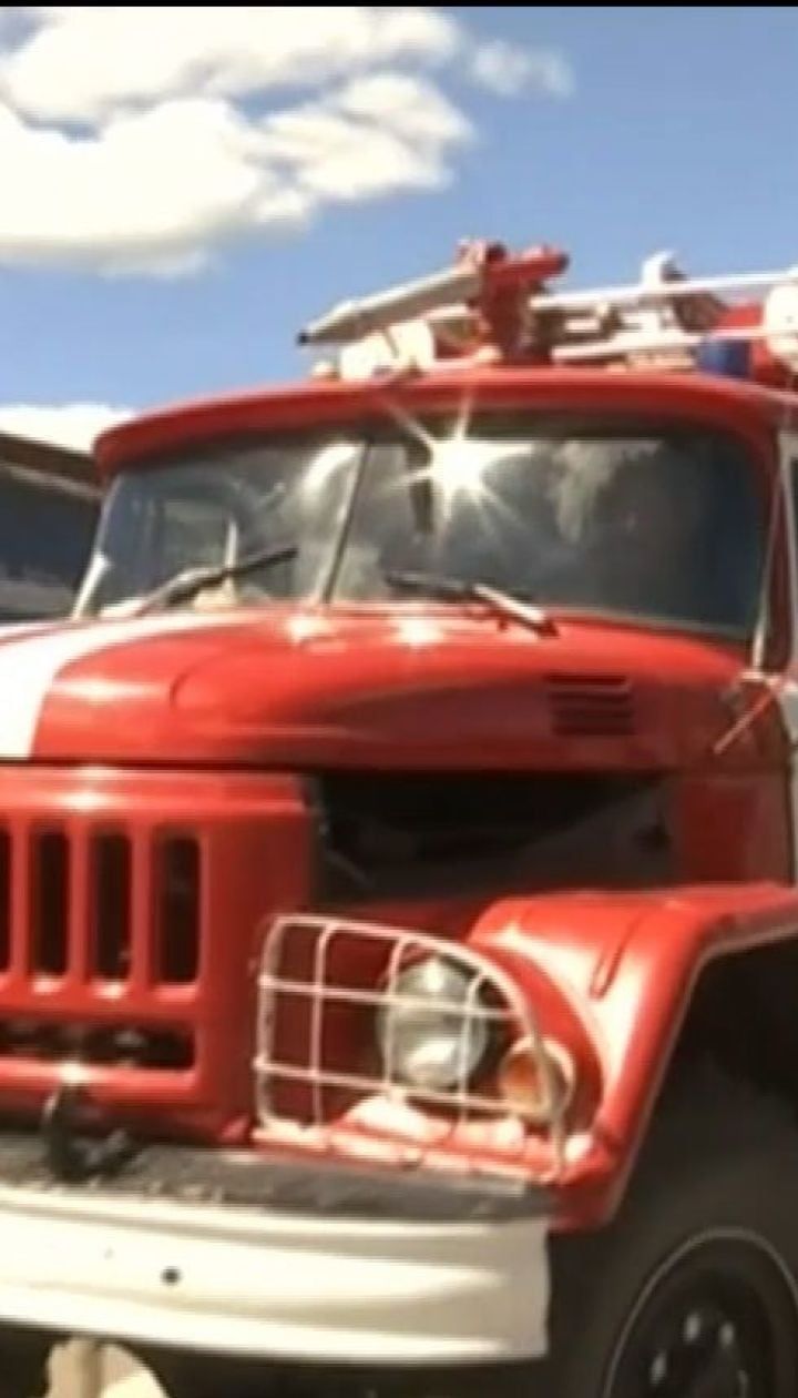 У ДСНС пояснили, чому так довго триває гасіння пожежі біля Чорнобиля