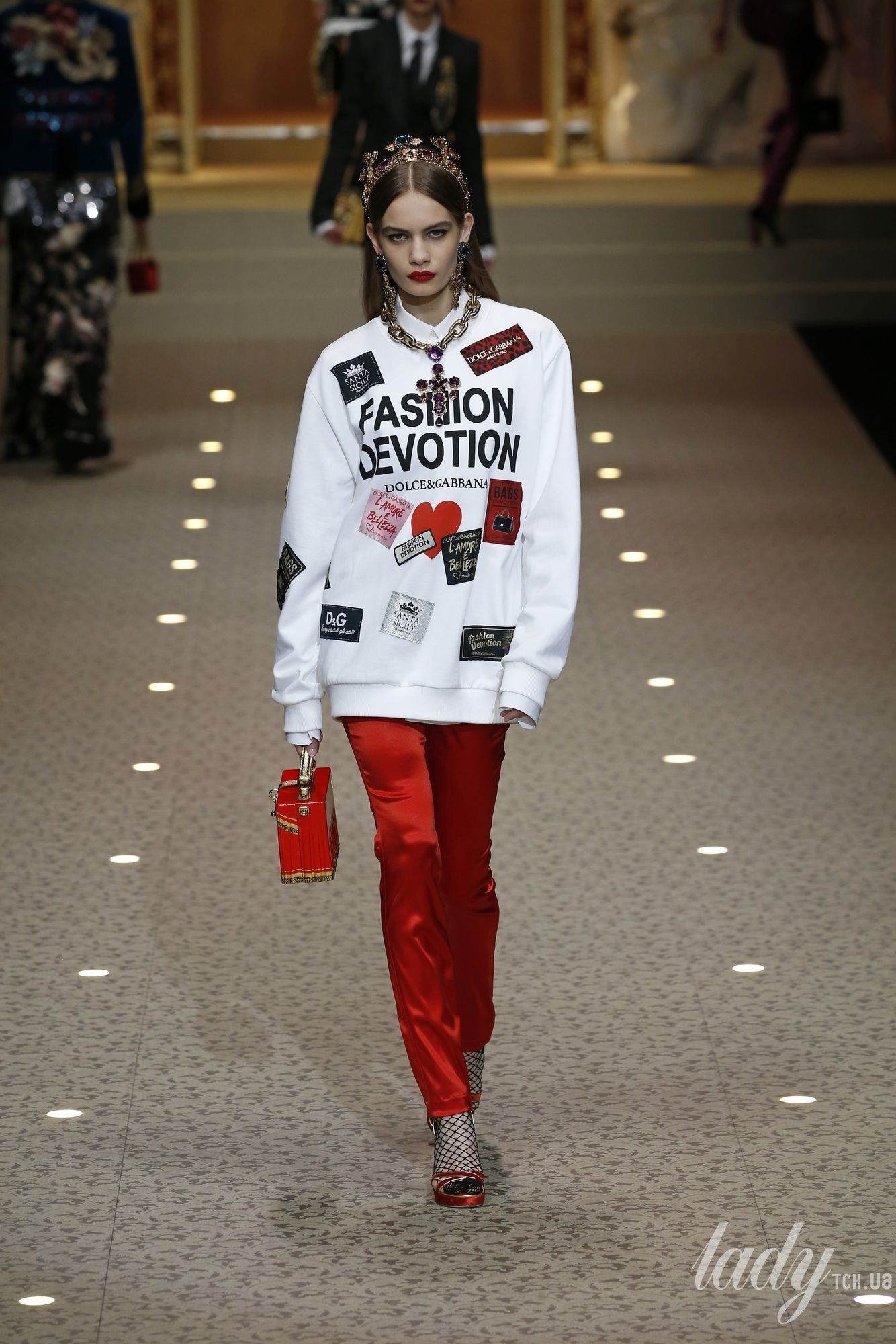Коллекция Dolce&Gabbana прет-а-порте сезона осень-зима 2018-2019_43