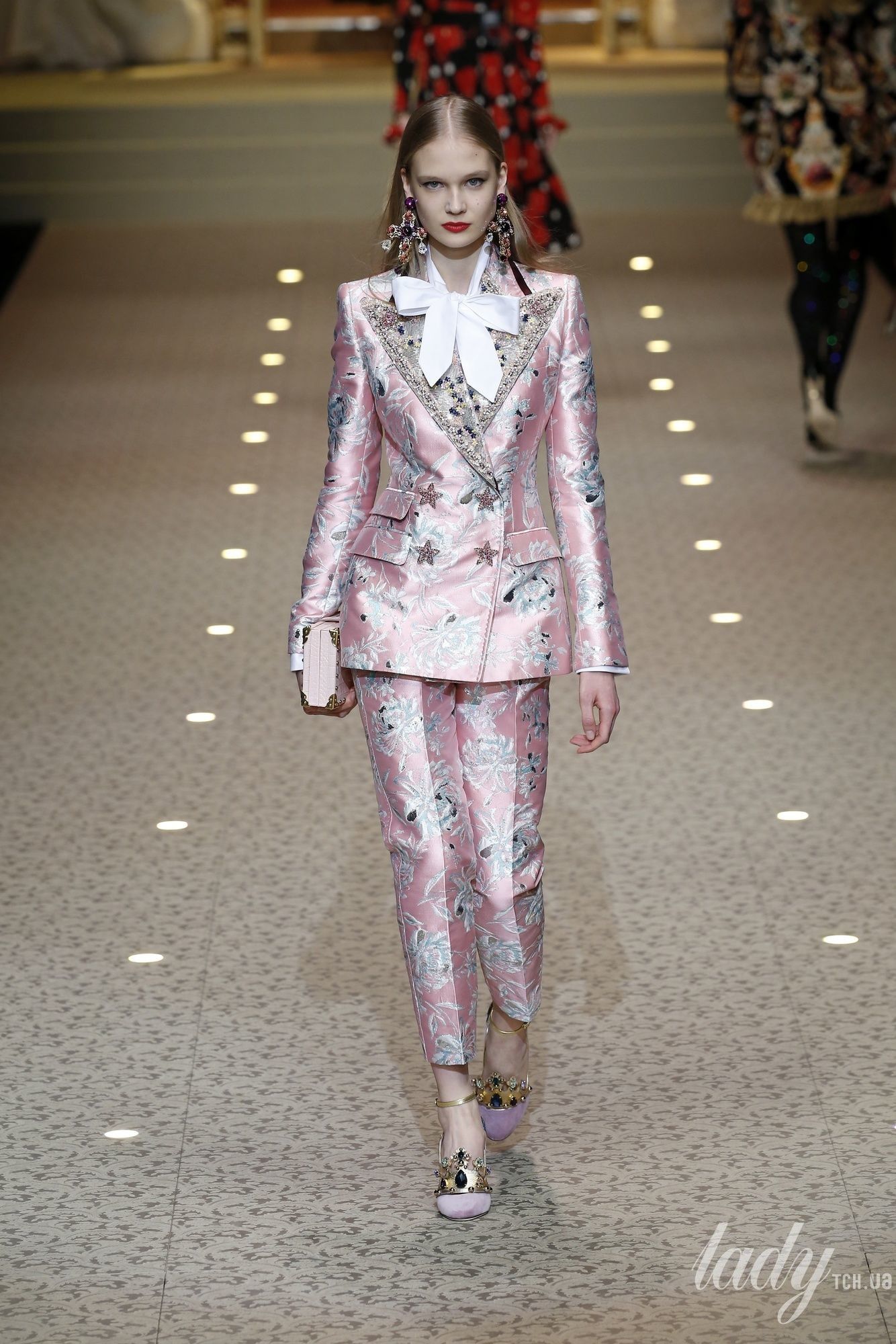 Коллекция Dolce&Gabbana прет-а-порте сезона осень-зима 2018-2019_94