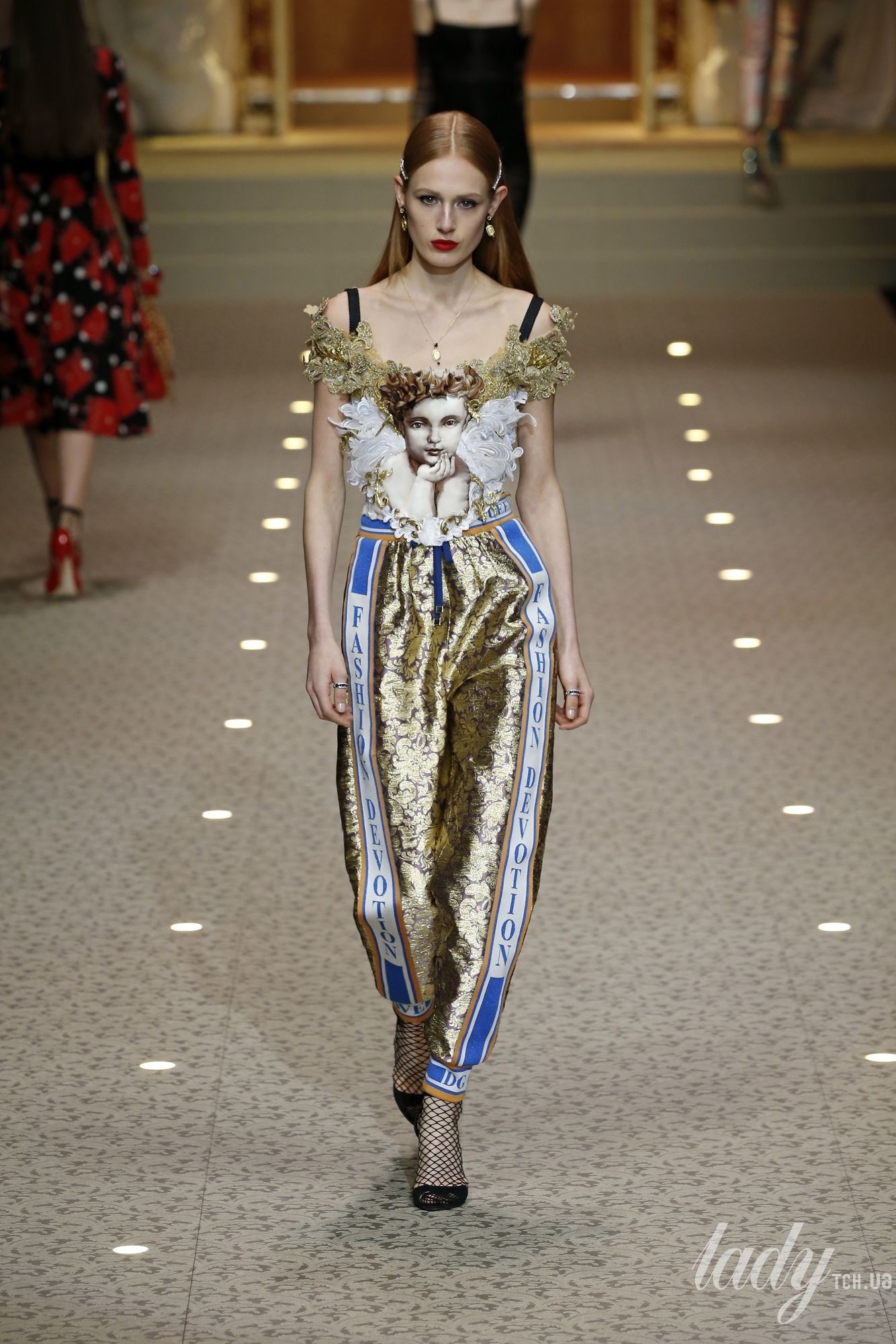 Коллекция Dolce&Gabbana прет-а-порте сезона осень-зима 2018-2019_97