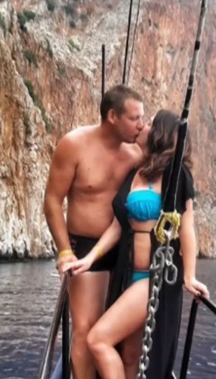 Завідувач дитсадка звільнила виховательку через фото в купальнику в соцмережі