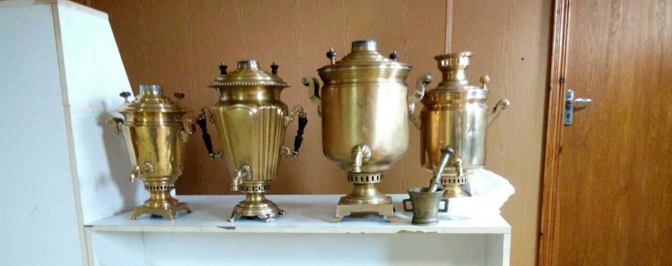 На Одещині прикордонники зняли з теплохода грузина, який намагався вивезти з України старовинні самовари