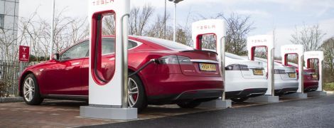 Tesla відкриває перші електрозаправки в Україні