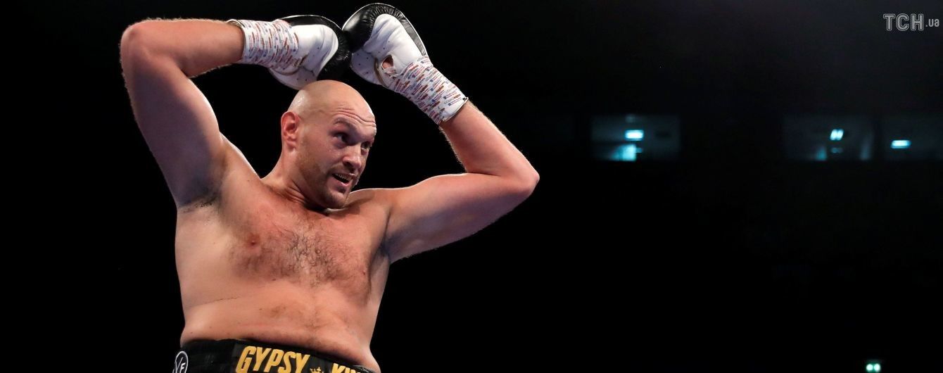 Чемпион WBC посмеялся над поцелуем Фьюри и Сефери: Тайсон, целуешь невесту перед боем?