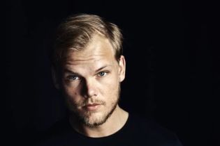 Діджея Avicii поховали через сім тижнів після його смерті