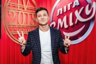 "Тяжеловес" Зеленский умело поприседал со штангой