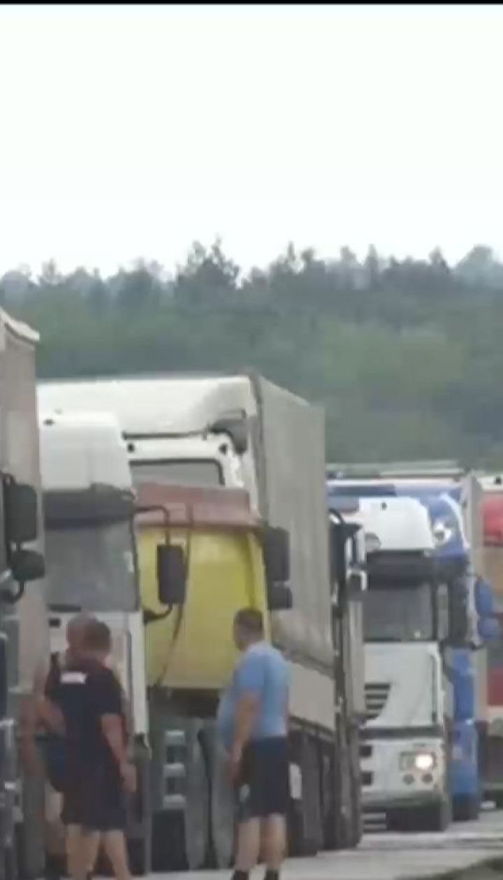 Миколаївські активісти розблокували рух трасою Київ-Чоп
