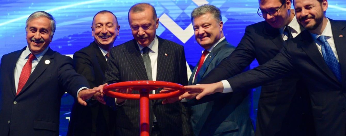 Порошенко надеется получать газ из Азербайджана через Румынию