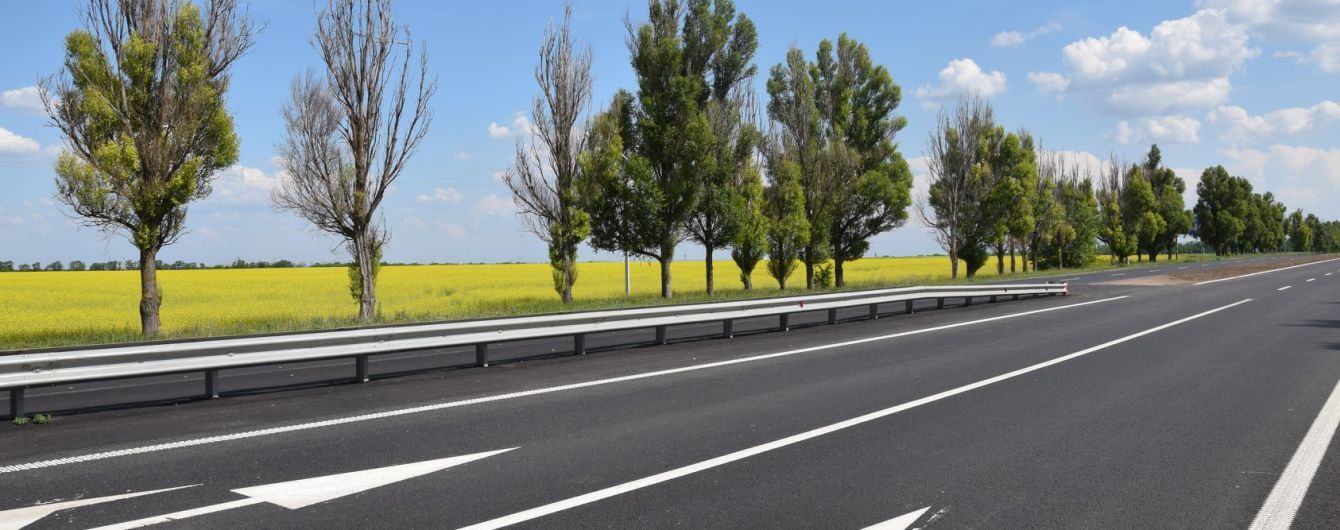 В Украине на полметра сузят полосы движения