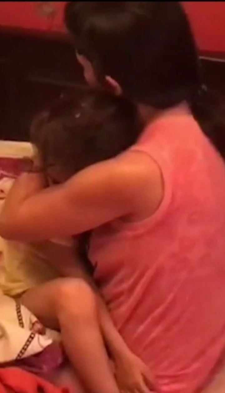 Полиция задержала супругов, которые снимали порнографию со своей 4-летней дочерью