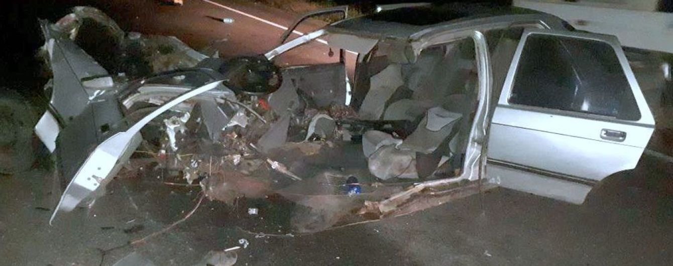 На Полтавщині позашляховик із нардепом влетів у легковик посеред дороги