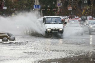 Штормовое предупреждение: Украину зальют сильные дожди, в некоторых реках вода поднимется на два метра