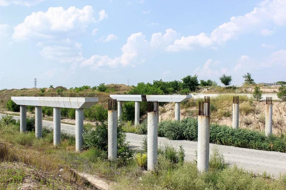 будівництво моста