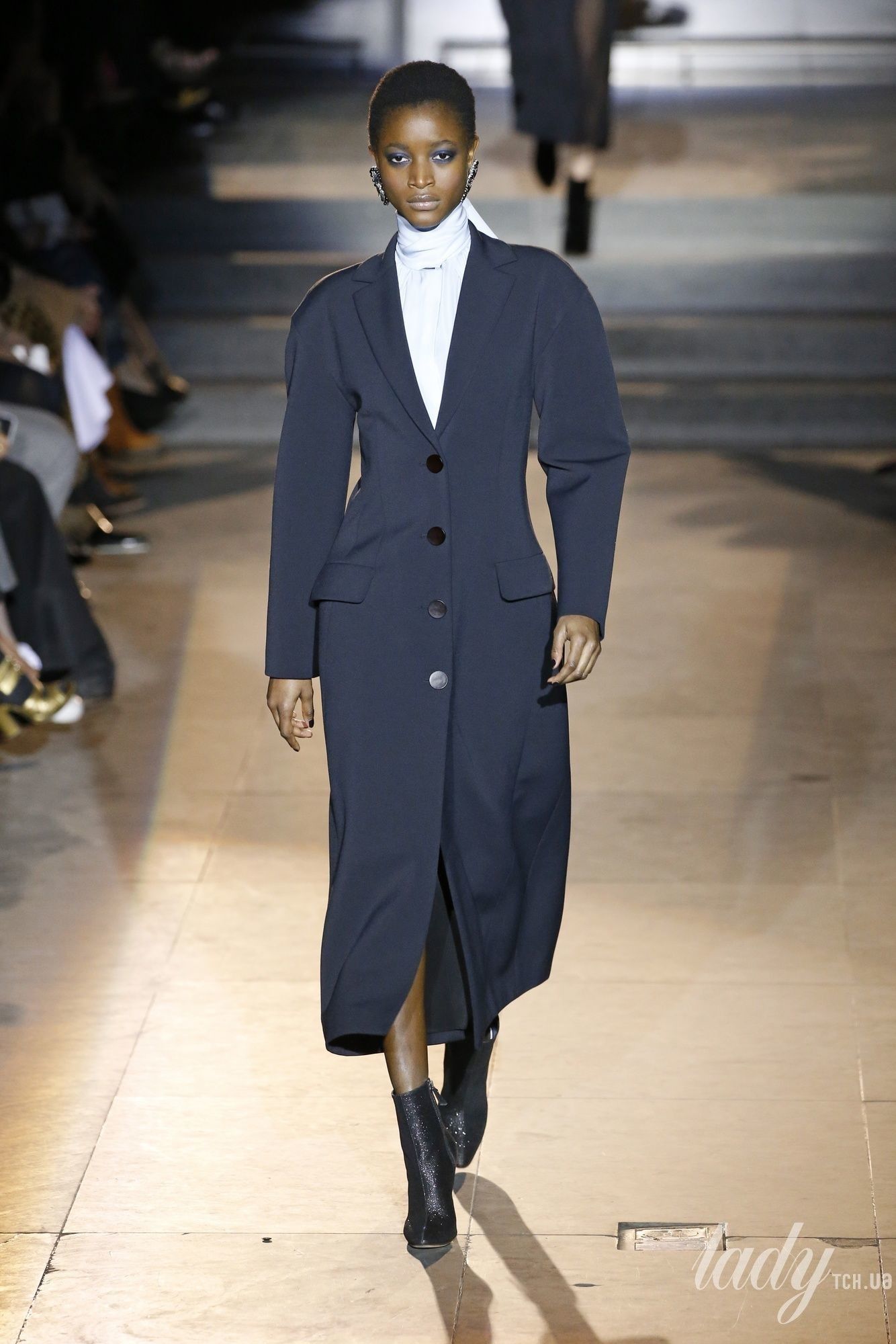 Коллекция Carolina Herrera прет-а-порте сезона осень-зима 2018-2019_3