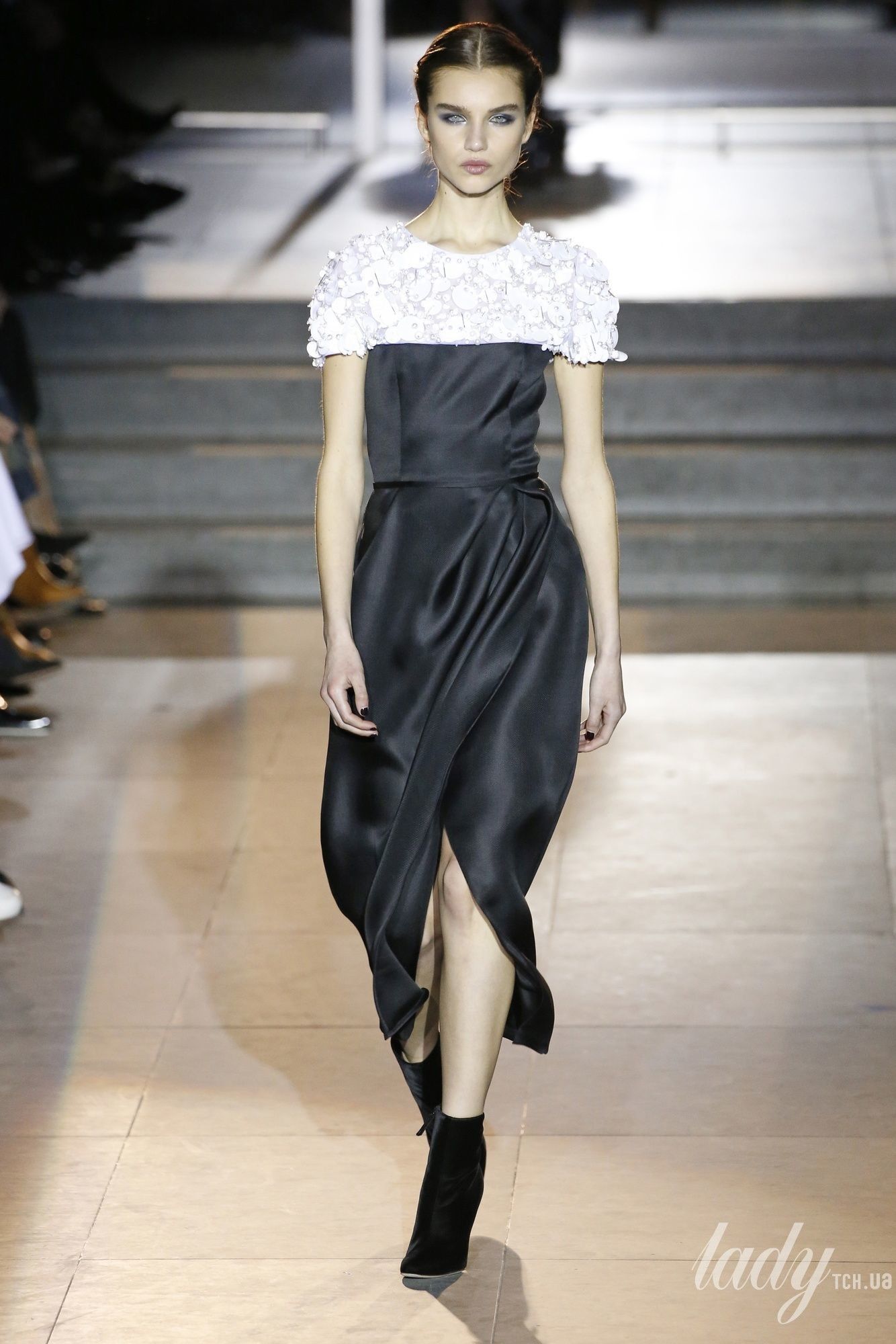 Коллекция Carolina Herrera прет-а-порте сезона осень-зима 2018-2019_13